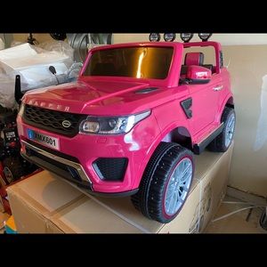 New Kids Ride in Car with Remote